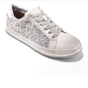 Mossimo Sparkly silver faux leather silver sneakers!